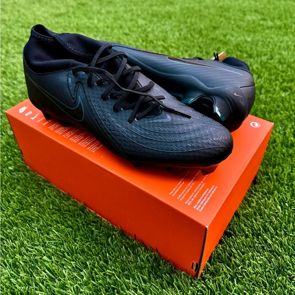 Nike Phantom Luna 2 Academy MG Soccer Cleats FD6725-002 Size 10 NEW WITH BOX - Picture 1 of 5